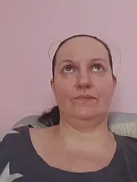 BustyLadyAlma webcam