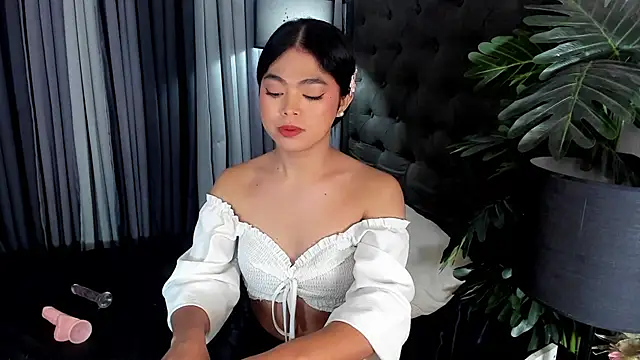 AsianHugecockAnna