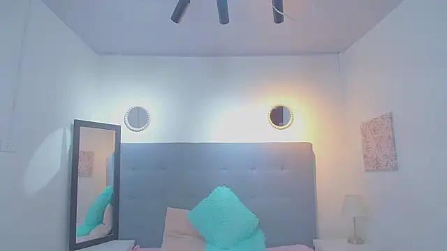 chaneelstark - Chaneelstark's free webcam - UK Sex Cams