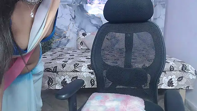 Deevisha-queen webcam