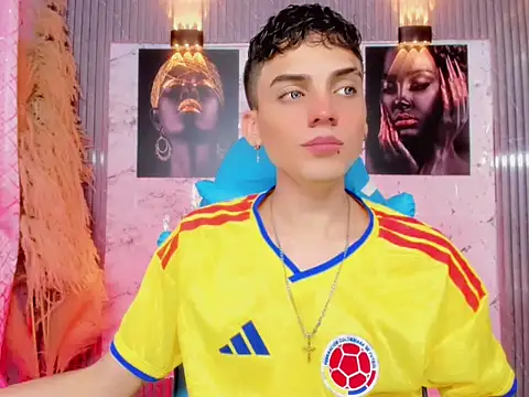 latino_boyy_ webcam