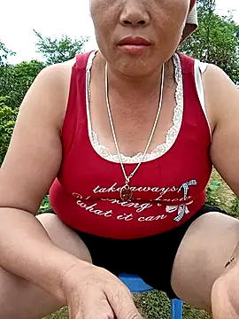 NyloveSquirt webcam