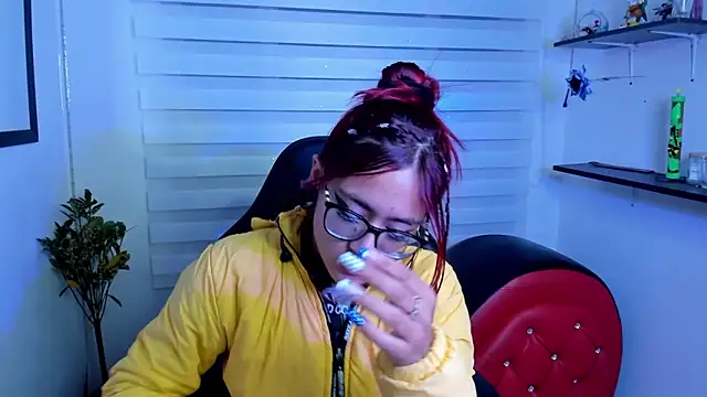 Sara_Red_X webcam