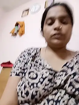 Meloni_71 live cam on StripChat