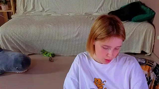 two_gerls_here webcam