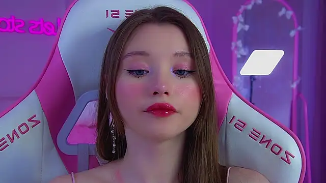 KeiraAsti webcam