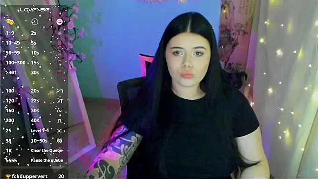 Mona_Esty webcam