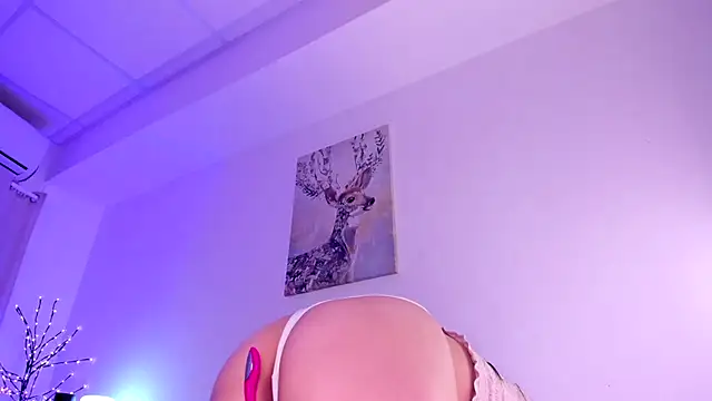 Divine_Madeleine webcam