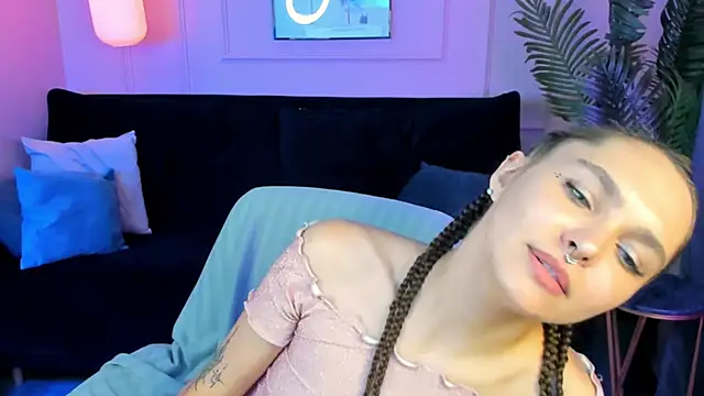 ChloeSunny webcam