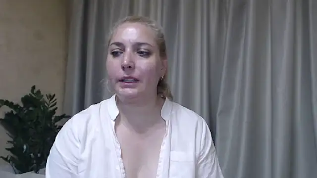 sweetpussy13 webcam