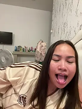 Ponthip webcam