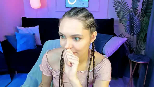 ChloeSunny webcam