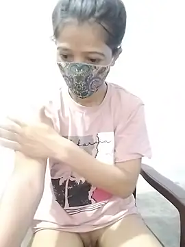Cute-Naavya webcam