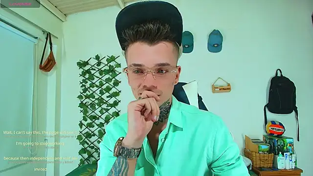 Gold_Loyal77 webcam