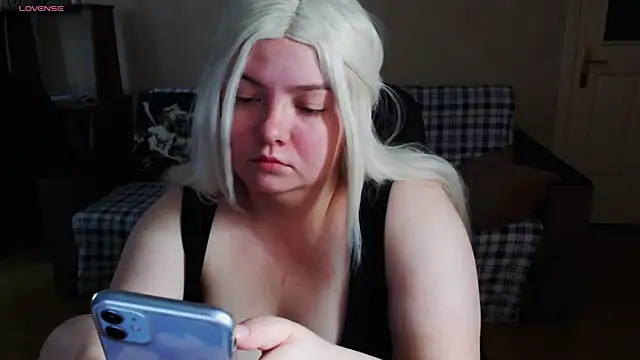EmillyBones webcam
