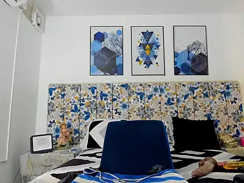 sofiabigtitsxxx webcam