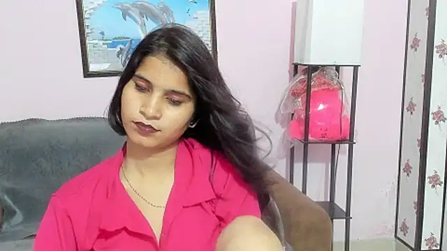 LustyManara webcam
