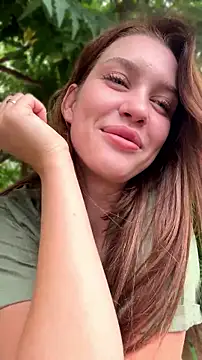 KikiWatson webcam