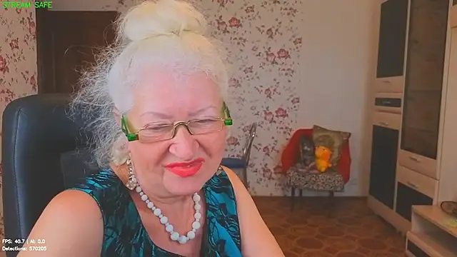 Maya_Mayflower webcam