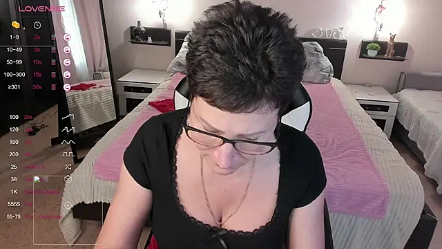 JennyMons webcam
