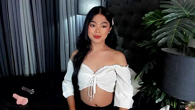 AsianHugecockAnna webcam