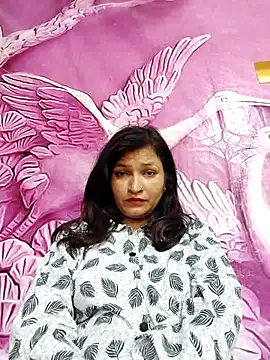 Priyaa_1433 webcam