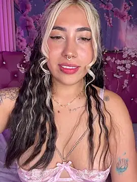 ManuelaVeeleez