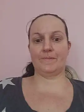 BustyLadyAlma webcam