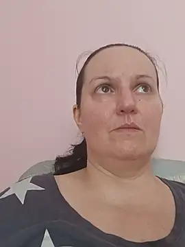 BustyLadyAlma webcam
