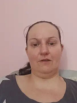 BustyLadyAlma webcam