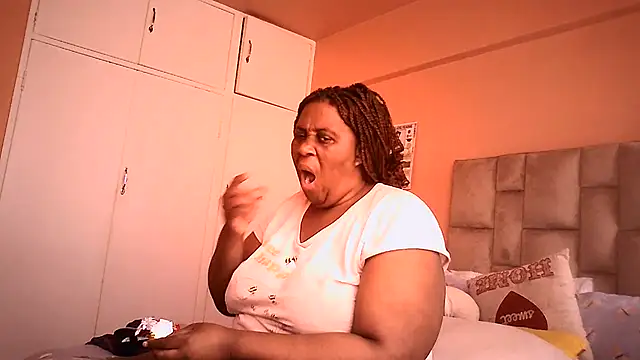 HUGEASSXXXXX webcam