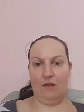 BustyLadyAlma webcam