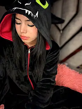 Laura-Khalifa
