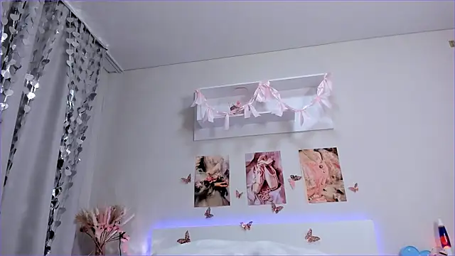 Milly_Lane webcam