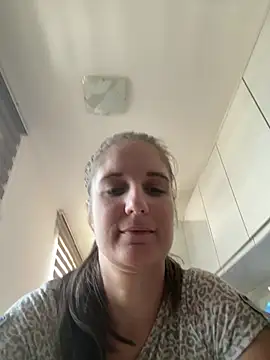 jennifer11772 - Jennifer11772's free webcam - UK Sex Cams