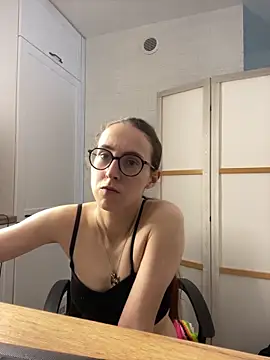 MartiniiSelenna live cam on StripChat