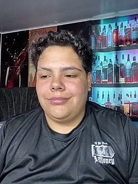 Hailey_Curvy webcam