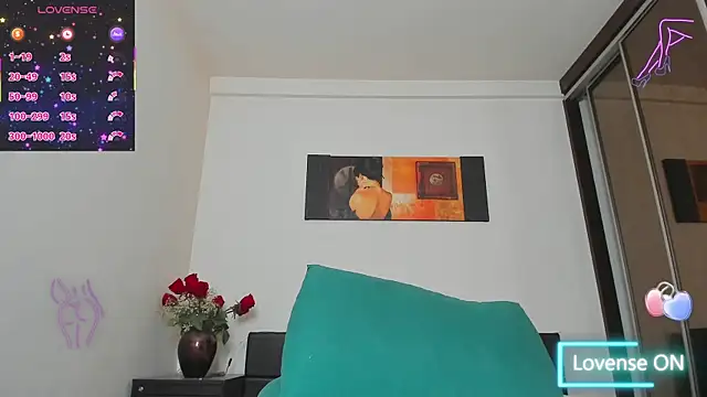 GoldenLunaa webcam