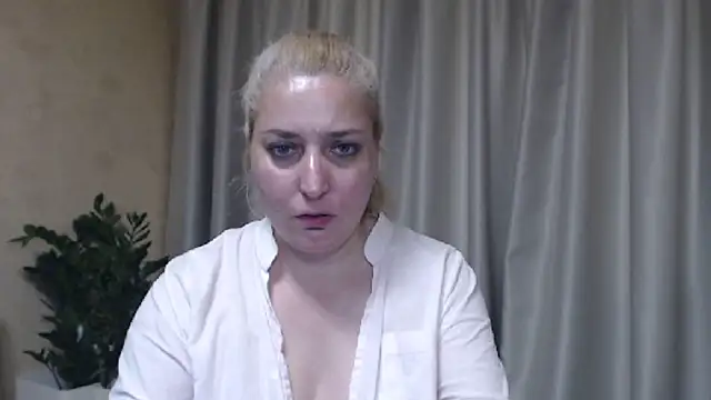 sweetpussy13 webcam
