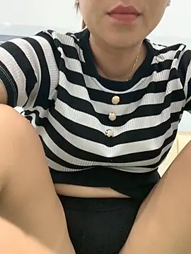 Baby-lovely69 live cam on StripChat
