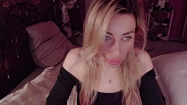 AnnieGOld_ webcam