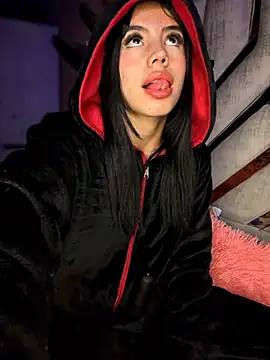 Laura-Khalifa webcam
