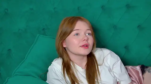 ElinaVale webcam