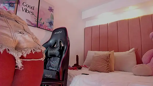 mia_rouxx1 (F young) - wet my pussy🔥