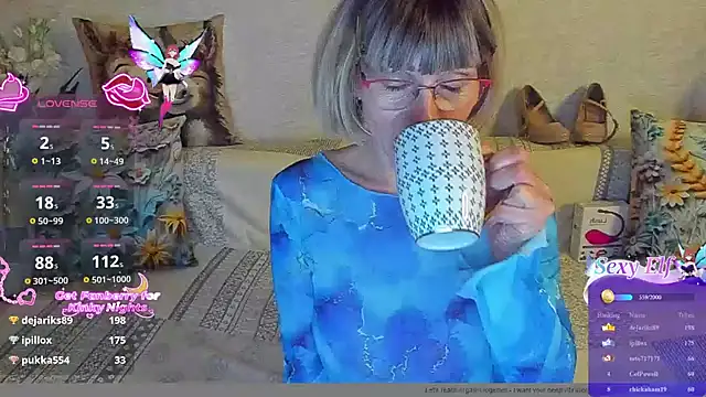 AgataFoxx webcam