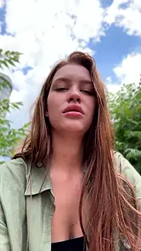 KikiWatson webcam