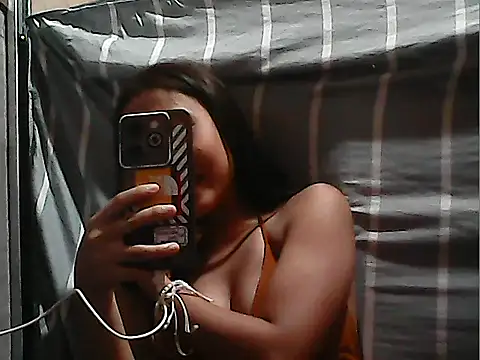 Yours_AsianPinayGirl18 webcam