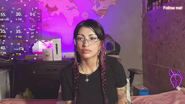 mia_devine_ webcam