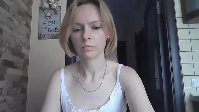 AdelleLovee_ webcam