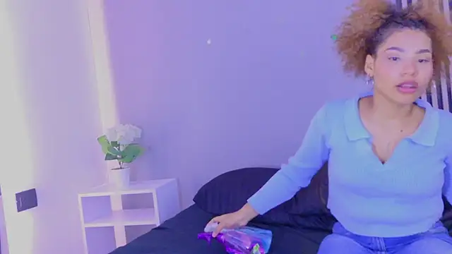 AdeleRouss webcam
